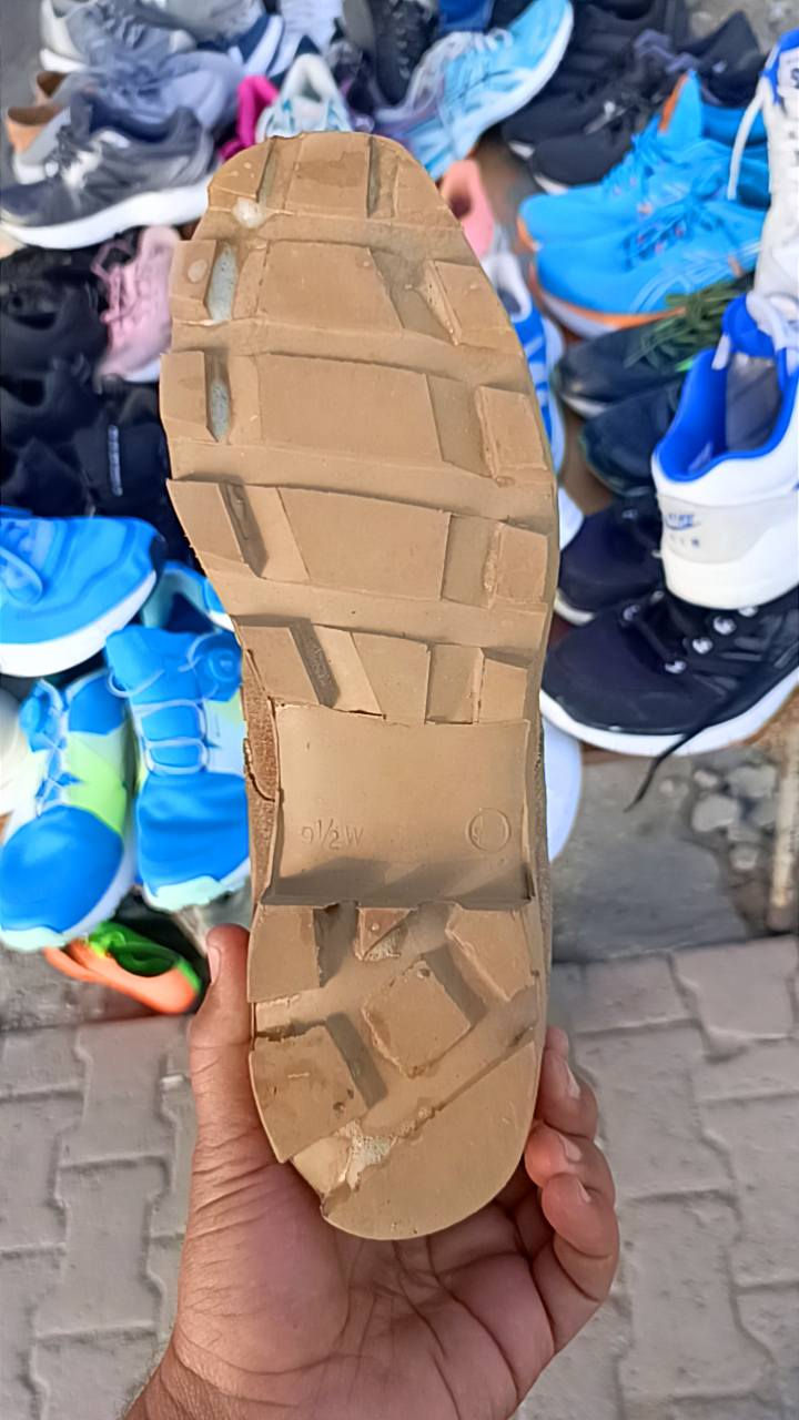 السلام وعليكم بصطال امريكي قياس 9 ونص عنوان بغداد البياع بقرب من مصرف بغداد لايوجد توصيل ‏‪***********‬‏
