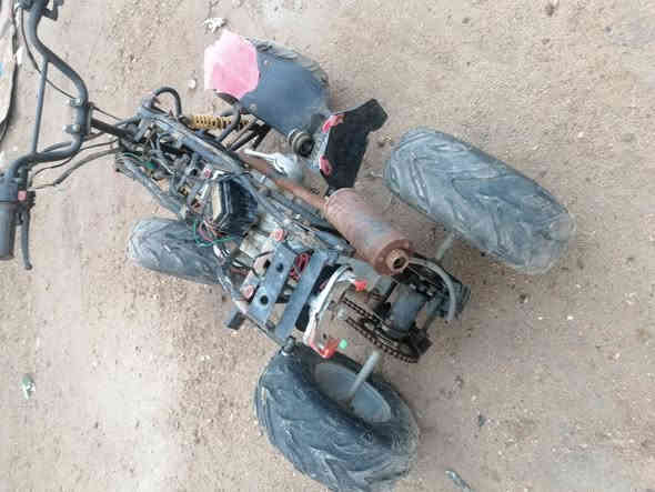 السلام عليكم شبباب دراجه رباعيه حجم الوصط بدون كفرات دراجه متروكه صار هواي بس نكره صلف شغاله كلشي مابيها نقصها باتري وبريك خلفي بس تفيدك تعال خاص او اتصل السعر100الف او مراوس بتلفون. المكان فلوجه قريه المختار ***********
