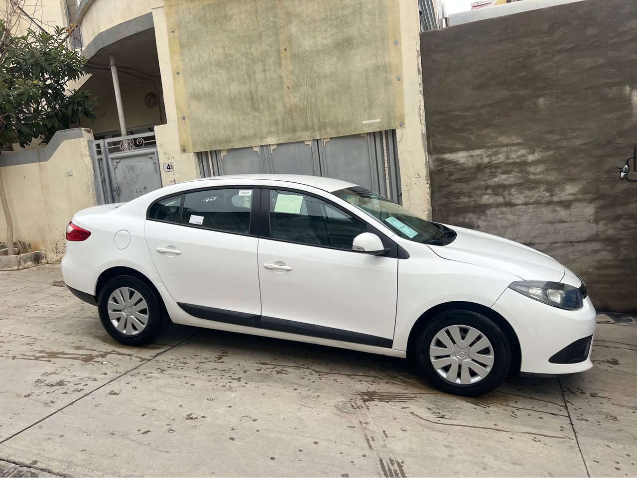 ***********     سليمانى 
٧٤ $  قوفلى
ڕینۆ فلۆنس ٢٠١٥  گير توماتيك ١٦٠ هه زار روشتوه بيلاد گيرو مه كينه تيدا ٢ پارچه ى بوياخه بى ناو گرتن  پيشو دواى ده عمى نيه  سه نه وى تازه به سه ر جوه قه رزار نيه ناوزه ردو گيچ ئه لكترونى گيرو مه كينه و ته بريدو كاره باى به شه رت السليمانية, العراق
