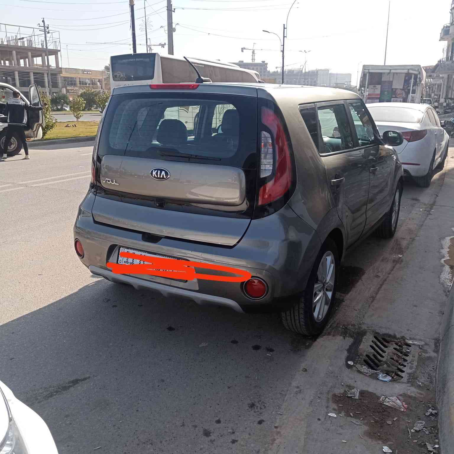 سلام عليكم مرخصة الادمن كيا صول مديل 19 كير ومكينه مكفولات وبضمانتي سياره نضيفه كلش ومداريه
مبدل بيه جاملغ ايمن بس والبنيد راجع نفسه مصبوغ
السعر اتصل وتدلل ***********
