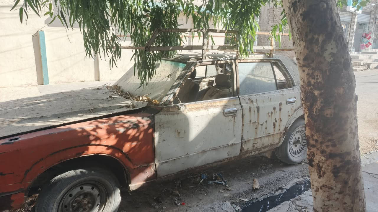 سلام عليكم
سياره اكراون  تسقيط
موصل جانب الايمن
مكلف بل نشر 
الاتصال على رقم
***********
