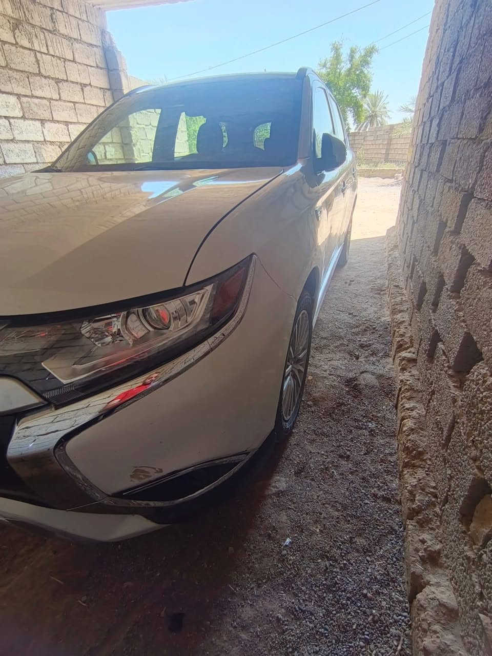 سياره مستبوشي اوت لندر موديل 2002 هايبرد بانزين بيها ضرر بونيد وحاملق السعر 160وبيها محال رقم حرحوك مكان الساره ناحية الزاب التصال ***********

