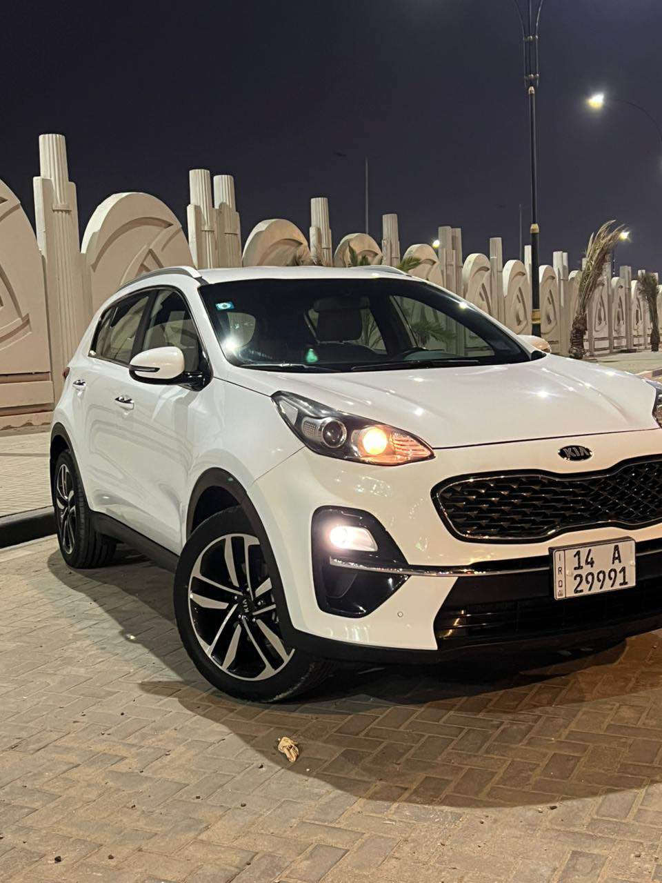 السلام عليكم  سبورتج  مديل 2020 وارد خليجي 

محرك 2000 دوش 

كفاله كير ومحرك 

حداداه كفاله 

تبريد كفاله 

تخم تايرات كفاله 

  بيه بارد باي السايق وباب الخلفي 

كد شبر  شاشه كامره

 خلفيه  حساسات امامي 

وخلفي كشتات عسلي

 جلد مطعم مخمل 

السعر 185 وبيها مجال 

الرقم ***********

للعلم سياره باسمي تاخذ تحويل مني 

سياره على كد بيت اخوان البصرة, العراق
