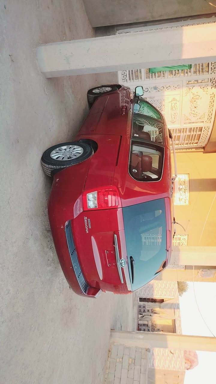 سلام عليكم سيدونه 2012 كفاله ما عده البنيد نص بيه رشه بصيطه تخم تاير مع السبير ما نازل رقم بغداد نكليزي سنويه 2028 حداديه توني مسويه امامي وخلفي دوشمه مع ارضيه قبل شهر مكينه خير من الله 3800 كير 6 نمر سياره ستعمل شخصي بس لدوامي السعر 155وبيه مجال بصيط مكان السياره الديوانيه الحمزه الشرقي رقمي *********** بيه واتساب
