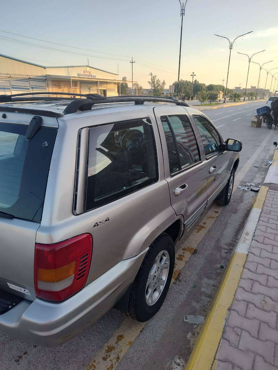 سياره جيب شيروكي للبيع محور مكينه فيفتي 3000 موديل 99 سياره خير من الله جاهزه  مكان السيارة سعر السياره 55 وبيها مجال بسيط واسط قضاء بدره *********** غير متواجد على الفيسبوك مكلف بل نشر
