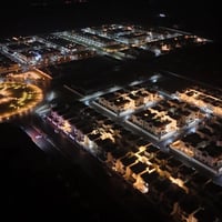 بيت للبيع 🏠   📍 العنوان : مجمع السلام السكني ، الزون رقم 2  📈 المساحة ...