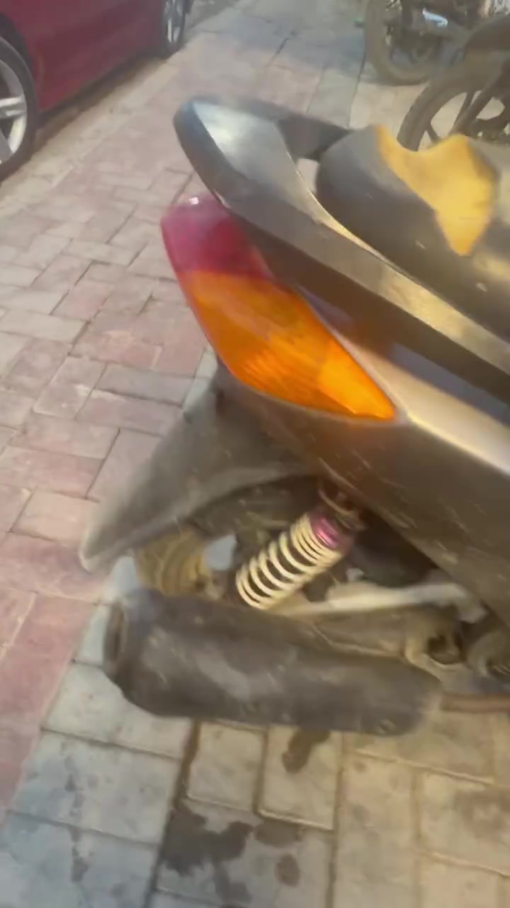 للبيع دراجه نثيه سكنس 110
قفل 250
***********

