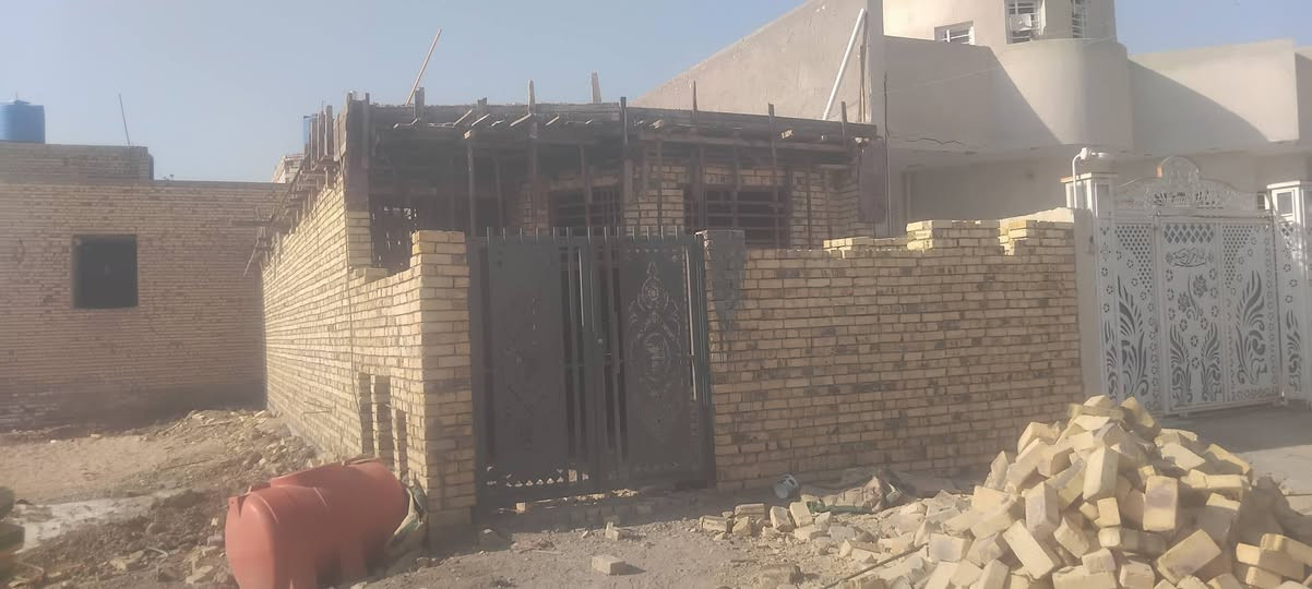 هيكل مسقف حي الجوادين
قرب المدرسه الصينيه شارع 10
***********
