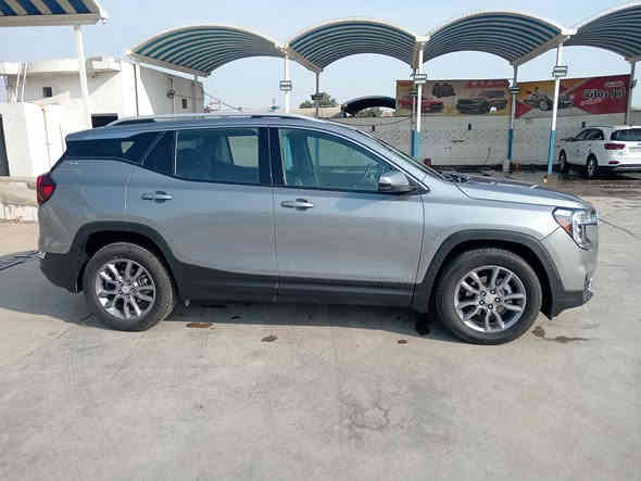 جي ام سي تيران   2023 ⭐️
سياره حادث بسيط و الباقي كفاله ✨بدون ايرباك✨ وبدون تبديل قطع 
فقط البنيد شبر بارد وباب الجنطه بارد + تكحيل
مرقمه بغداد وكامله ماشيه ١٨ ميل 
المواصفات
-حجم المحرك 4 سلندر 1500 تيربو. 
3-بصمة ابواب وتشغيل عن بعد. 
4زينون عالي ناصي. 
5-حساس خلفي. 
6-كامرة خلفي دوارة. 
8-خزن ميموري لكرسي السايق. 
9-المقاعد الامامية كهرباء. 
10-تبريد خلفي قطعتين. 
11-تدفئة الكراسي الامامية. 
12-جنطة كهرباء. 
13-تحديد مسار. 
14-تحكم استيرن 
15-رادار امامي 
16-رادر جانبي مانع اجتياز.
مكاني عماره  
لاستفسار *********** ترهم مراوس
