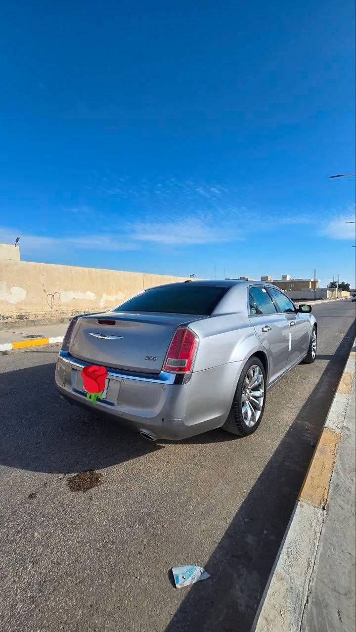 يا الله سلام عليكم أوباما C300 14 اصل 
سياره مال جناي مكينه وكير بالكارتون حداديه قبل سبوعين الله شاهد من الطول لطول منضومه زنون نهار  منضومه تبريد من الطول لطول تخم تاير توني شاده مشط توني مدبله يعني سياره برغي ماناقصها الله شاهد سياره نضيفه جدا وعلى ايدي شرط مكفوله من الزلغ بيها اربع قطع ثنين تبديل واثنين صبغ تبديل باب وبنيد ضربتها ركن عل بنيد وسونارها مرفق  رقم انگليزي هزه وسنويه جديده ل2030 بأسمي السعر 165 ومجال جدا قليل مكاني ناصريه قضاء الغراف ***********
