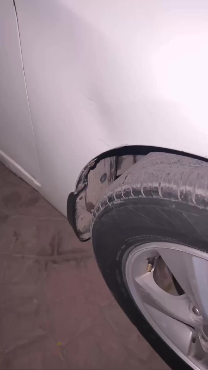 تحية طيبة السلام عليكم ورحمة الله وبركاتة
أكسنت 2011 خليجي مضلع 1600 دوش قطرتين 
رقم أربيل الجديد السيارة بإسمي تحويل ثاني يوم
كير ومحرك مكفول وعلية إدامة جديدة 
صدر وحدادية تخم تاير باتري جديد بالكامل 
مواصفات الاكسنت المعروفة تحكم ستيرن جهتين رد وإغلاق المكالمات السيارة شاشة تاب 
اشاير بالمري+سويج عدد2+ أرضية جلد 
سنترلوك وصندوق على الريمونت 
السيارة مشدود علية منظومة زنون LED أبيض ثلجي عالي ناصي 
السونار مرفق بالمنشور
السعر 98 وبية مجال 
مكاني بغداد رقم التواصل يتوفر واتساب 
***********
