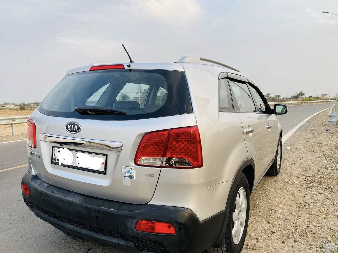 السلام عليكم للبيع سورنتو 2010 خليجي رقم أنبار دولي باسمي هزه جديدة تحويل مباشر محرك 3500 سته سلندر 7 راكب تبريد 3 قطع دفع رباعي سيارة جاهزه وجديده مال جناي ماشيه 172 الف كيلو حقيقي  باقي التفاصيل اتصال مكان السيارة سامراء ناحية المعتصم 
الــــــــــسعــر الاتصال على   رقم الهاتف ***********
