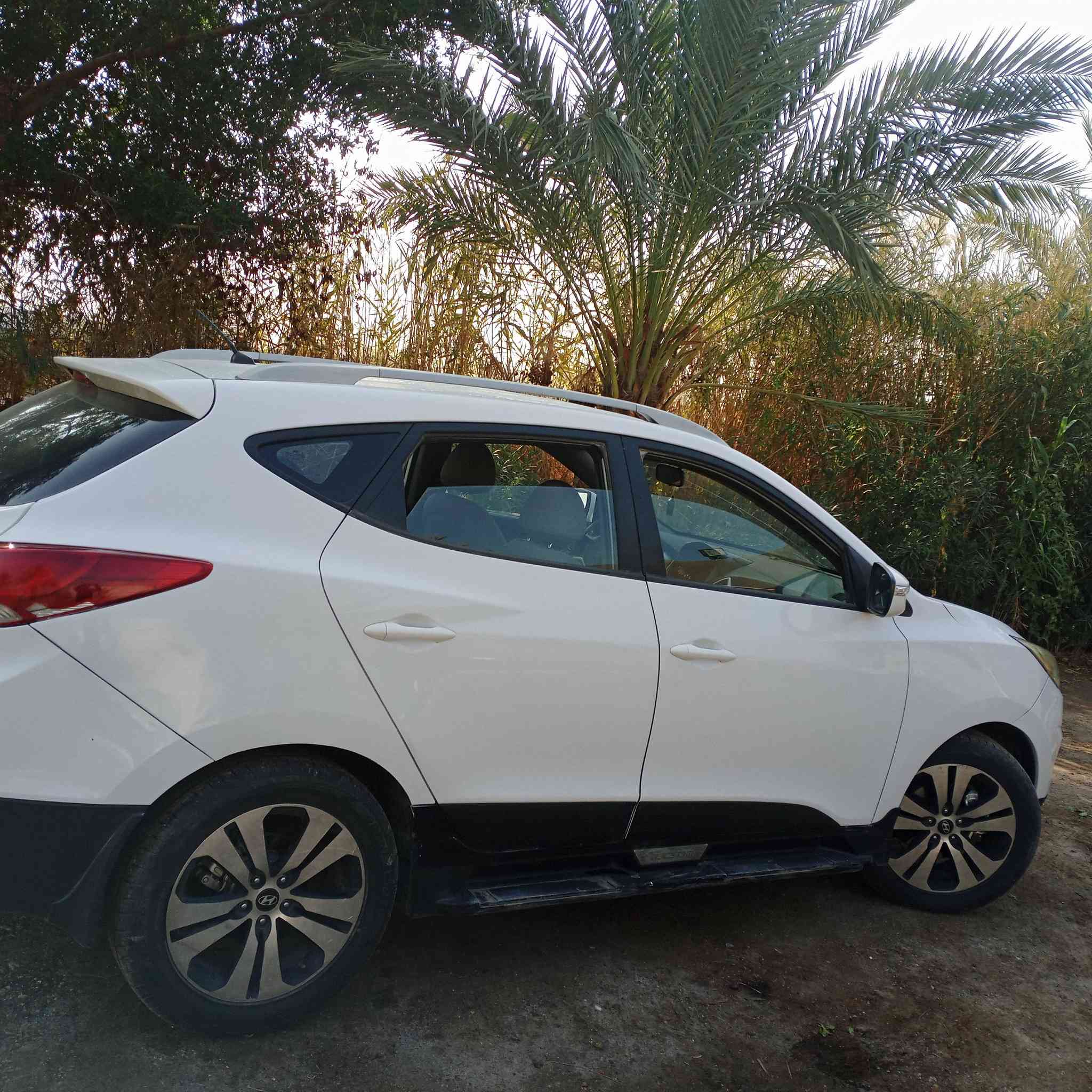 سلام عليكم ورحمه الله وبركاته
( بيع او مراوس حسب القناعه)
توسان موديل 13 خليجي 
بيه فقط جاملغ خلفي صبغ فقط ولباقي كفاله 
نص مواصفات 
مكينه الفين دوش 
رقم بغداد انكليزي تحويل مباشر 
مكان بغداد قضاء المحموديه 
سعر ١٤٢ وبيه مجال 
الاستفسار 
***********
***********
