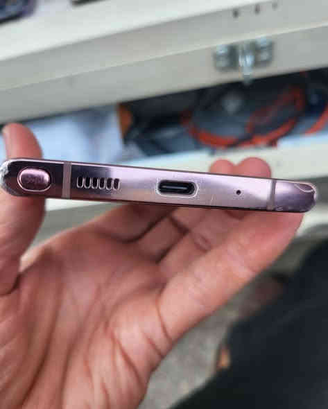 نوت ٢٠ الترا 5G
١٢ رام 
ذاكرة ٢٥٦ كيكا
دبل سيم 
سعر ١٨٠ الف دينار فقط 
تجي للبسطه 
تفحص وتاخذها 
جماعه بيش نهايتها ماعندى اقل من هذا سعر 
*********** اربيل كؤترى سلام قرب قلعه
