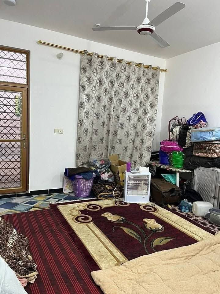 📢 اعلان 📢📢 اعلان 📢 
       👇               👇
⚜⚜ للبيع ⚜⚜ للبيع ⚜⚜
🏠 دار سكني طابو زراعي 🏠 
📐 المساحة 100 متر 📐
🌍 الموقع / الحلة / حي الجزائر /  خلف ملعب الاداره المحليه 
🏡 طابقين يحتوي على 2 غرف نوم  🌺 صاله 🌺 هول  🌺 مطبخ  🌸مجمع صحيات داخليه وخارجية 
📏 الواجهة ٥ متر والنزال ٢٠ متر 
🚗 عرض الشارع ٩ متر 
📷 صور المنزل مرفقة في الاعلان 👇
 ❓للاستفسار ⚜  زيارة مكتب انكيدو للعقارات والمقاولات في حي الجزائر مقابل مكبس التمور او 📞 الاتصال على هواتف المكتب 
☎️*********** محمد الزبيدي 
☎️ *********** سيد وليد 
☎️ *********** سيد وليد 
⚜⚜⚜⚜⚜⚜⚜⚜⚜
