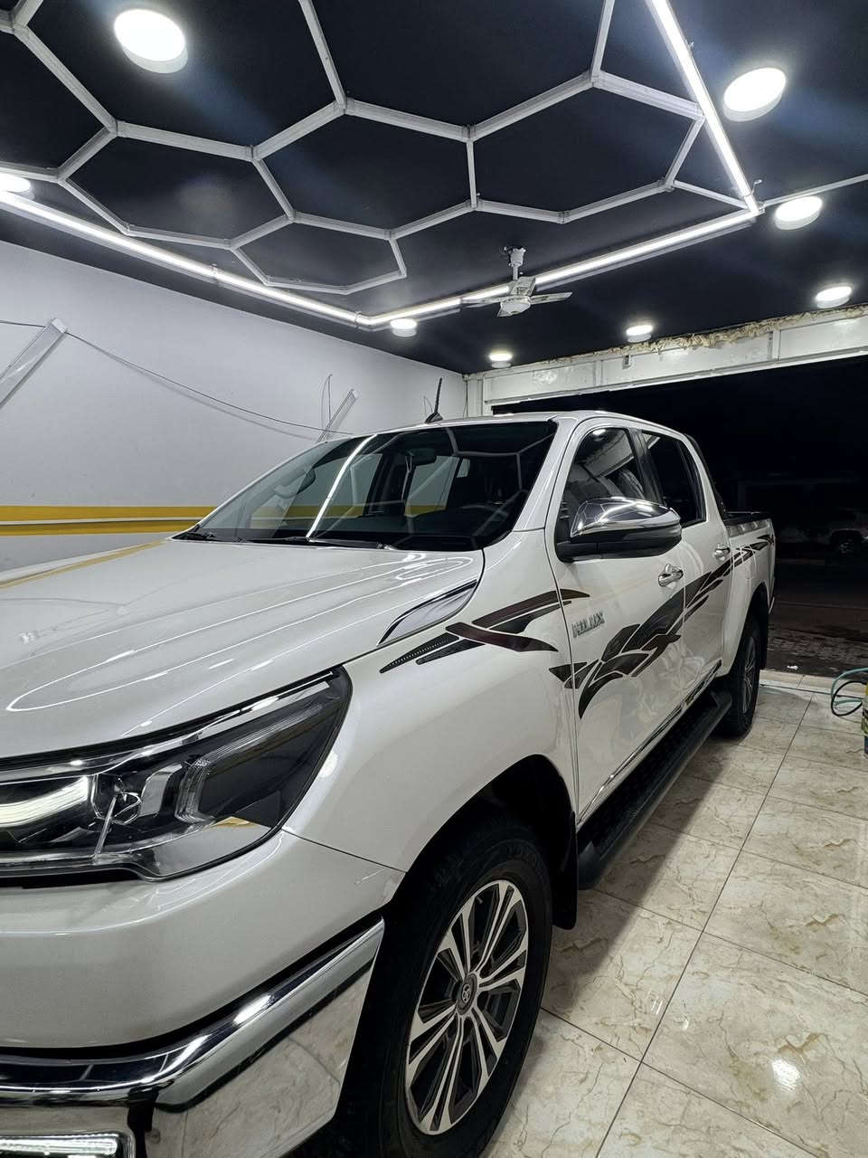 سلام عليكم
بيك اب هايلوكس 2022 سعودي فول مواصفات بصمه وبصمه أبواب وكشنات تبريد وشاشه وتحكمات ماشيه 135 رقم بغداد الجديد جديده بيها الجاملغات الاماميه مفتوحه فقط بدون ضربه الباقي مكفول سعر ٢٩٠ وبيها مجال مكانها بغداد ***********
