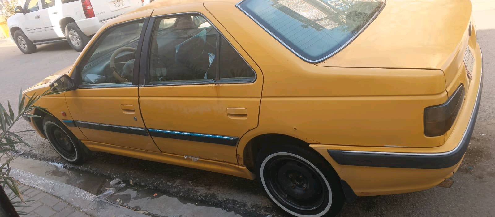 سلام عليكم بيجو بارص للبيع موديل 2013 تكسي السنويه منتهيه سياره شغاله كلشي بيه شغال وتبريد حداديه ومحرك ما عايزه شي بس البدي بي خياسات شوي السعر 28 وبيه مجال العنوان البصره القبله  للاستفسار الاتصال على الرقم ***********غير متواجد على النت