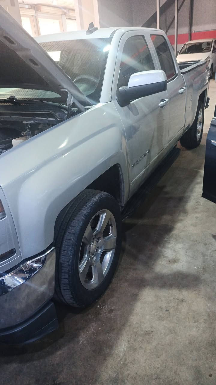 سلفادور موديل ١٨ بيه جاملغ امامي فول مواصفات مراوس او بيع سعر ١٧٠  العنوان بصره  رقم الهاتف  ***********
