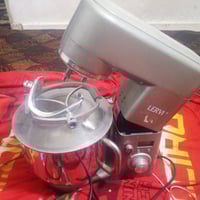 قلاية جديدة لوك مامستخدمة سعرها 30 عجانة شغالة كل عيب مابيه سعرها 125م...