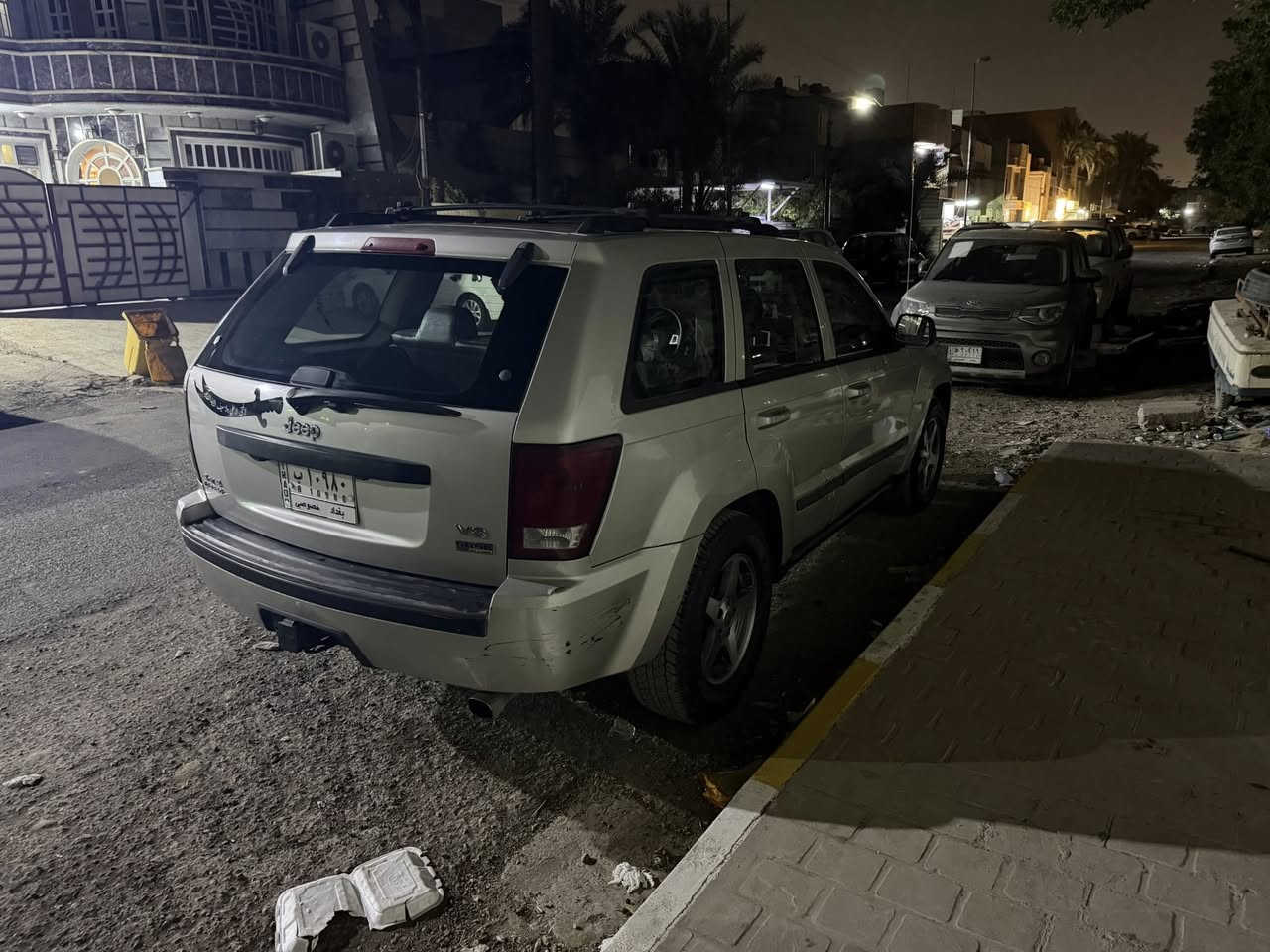 السلام عليكم للبيع
للبيع جيب شيروكي 2009
ب100ورقه رقم بغداد 
فول واحد علا واحد 
***********
***********
