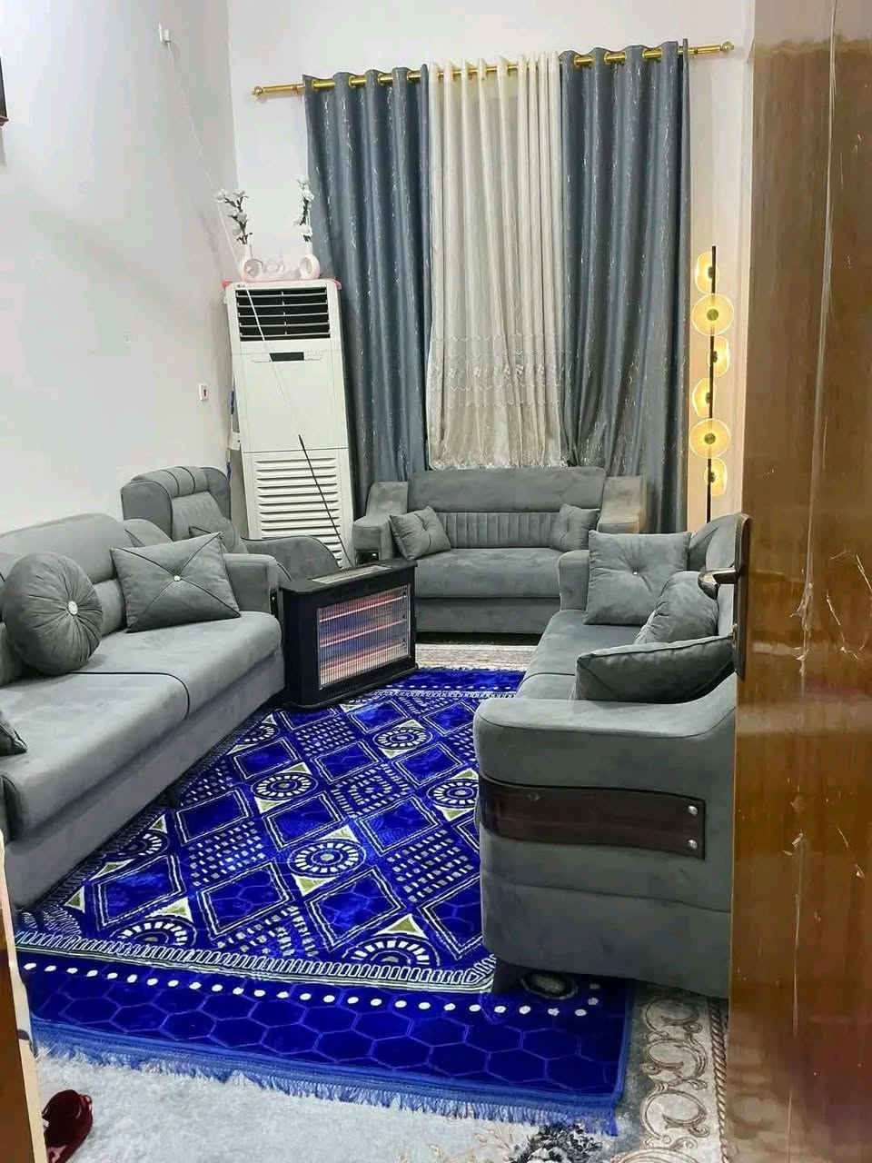 اعلان 
بيت للبيع بحي النفط   المساحه 100 متر 
سنة البناء 2021
البيت طابق ونص يتكون  الطابق الأول من غرفه وصاله واستقبال ومطبخ  وصحيات  ومنور داخلي  
ط 2 غرفه. وصاله. ما مسكوفات 
السعر 55 قفل 
للاستفسار تفضلوا خاص.


**إذا كنت صاحب هذا الإعلان وتريد حذفه لأي سبب، رجاءا أرسل رسالة إلى الدعم الفني**