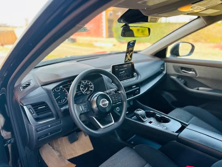 روج 2023  دخول جديد للبيع
الضرر  مرفق بالصور بدون دواخل
السعر 150 وبيها مجال
او مراوس  ب كورله
اتصل على رقم 
‭0782 668 7494‬
