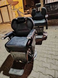 كراسي حلاقه مستخدم نضيف. للحجز والاستفسارات وتساب 07811397872. 0774074...