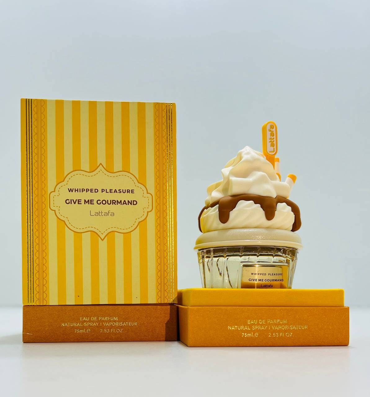 Lattafa – Whipped Pleasure | عطر لطافة – ويبد بليجر ٧٥مل
المكونات العليا (الافتتاحية): الكراميل المملح، الكراميل، والبوبكورن (الفشار). 
المكونات الوسطى (القلب): اللبن والياسمين. 
المكونات الأساسية (القاعدة): حبوب التونكا، المسك، والبنزوين (الجاوي).
من مجموعة جيف مي غورماند" (Give Me Gourmand) 💞 👉🏻 
يدوم 6-8 ساعات ويبقى فترة اطول على الملابـس ✨


**إذا كنت صاحب هذا الإعلان وتريد حذفه لأي سبب، رجاءا أرسل رسالة إلى الدعم الفني**