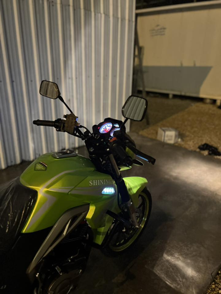 السلام عليكم دراجه شايننك 2024 هستوهه طالعه مماشيه هواي بس للدوام مخليهه مكينه 250cc السعر 2100بيهه مجال حك الجيه  ***********اوراق اصولي مو سنكر
