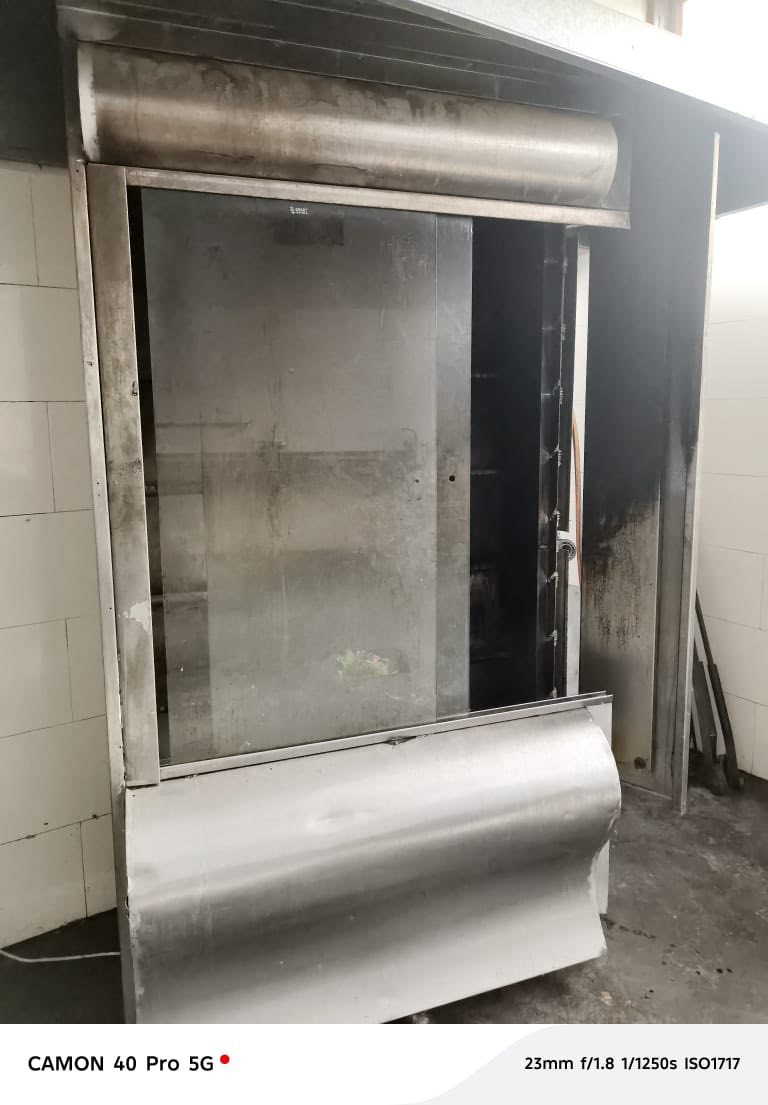 غراض مطعم مستخدمه شي قليل كلش للبيع 
*********** وتساب
