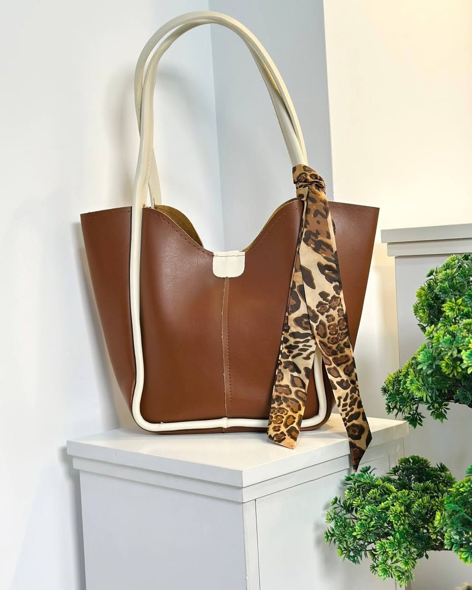 جنط نسائي/تم تكرار الموديل 
سعر المفرد 12 آلاف دينار
سعر الدرزن 90 ألف دينار
قياس 22 × 38 سم 
واتس اب :***********
واتس اب :***********
