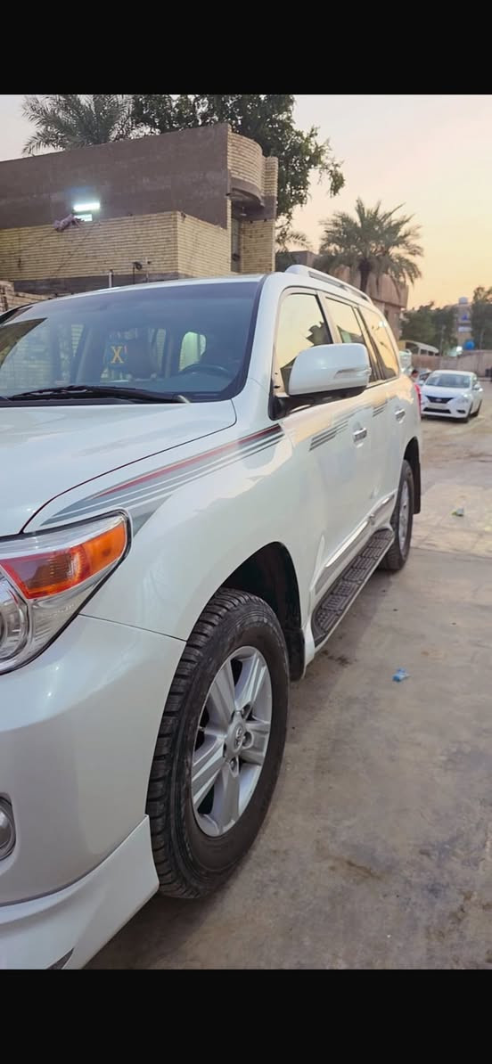 لاندكروز موديل 15مكينه 8كفاله عامه شرط السونار ماعده الدعاميت للجماليه فول السياره وجديده حيل ***********
