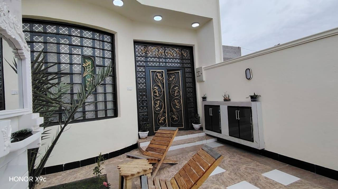 ياالله اسعد الله اوقاتكم بكل خير احبتي
علمان ان #المنزل يباع عله طريق #المبادره

او البيع نقدآ 

يتوفر دار سكن طابو ملك صرف عرصه

#المساحه ١٢٥ متر

#يتكون من #غرفتين منام#وصاله #وديوان #وصاله ومطبخ وصحيات #وكراج سياره وحديقه واسعه

وكافه الخدمات متوفره يمك تبليط بل باب

#العنوان البصره ابي الخصيب #كوت الحمداني قرب #المحكمه الجديده

كلش قريب عله طريق الخارجي بصره فاو

غرفه جوه وصاله وديوان ومطبخ وصحيات داخليه وخارجيه

وغرفه بل طابق الثاني

بناء كله #طابوك بل كامل

#السعر المطلوب ١٤٠ مليون قابل للتفاوض بين المالك والمشتري

#للاستفساراكثر تصال 

***********

***********
