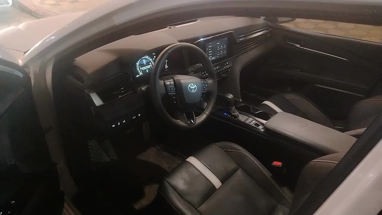 كامري موديل ٢٠٢٥ وارد امريكه البيع ماشيه ١٥٠٠ كيلو متر يعني زيرو sE البيع عارضهه ٢١٠ وبيهه مجال قليل ليحب  ستفسار اكثر غير متواجد عل الفيس  وهاذه رقمي ***********    ***********  السياره بسمي
