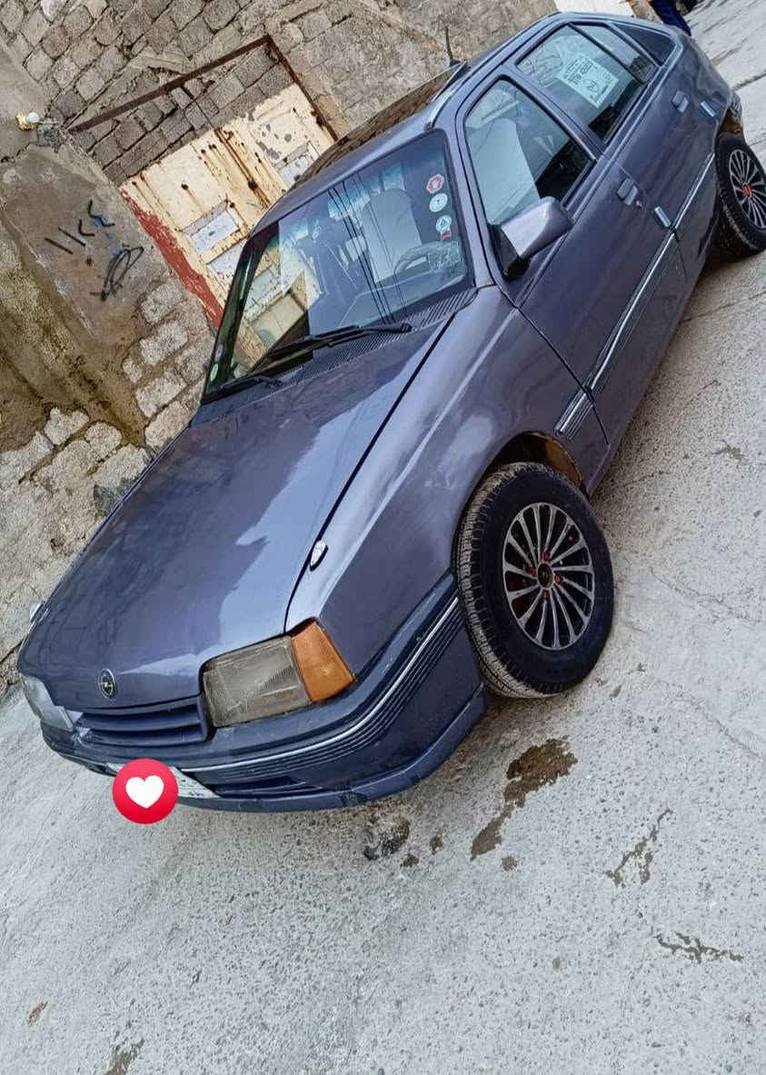 كاديت للبيع حجم 16
رقم نينوى الماني كابون بانزين بيها شرط التحويل السياره مال بيت اني محتاج دبيعها مكاني موصل ايسر حي البكر سعرها 26 اوبيها مجال
 للأستفسار
  ‏‪***********‬‏ بي واتساب
