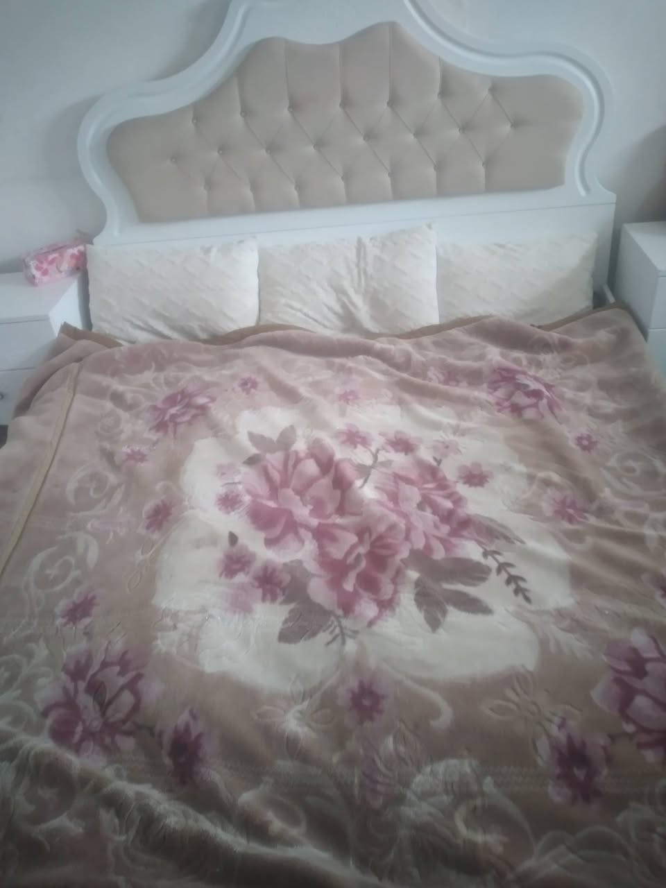 غرفه تركيه بيضه للبيع سعرها 300 وخمسين بيها مجال ***********
