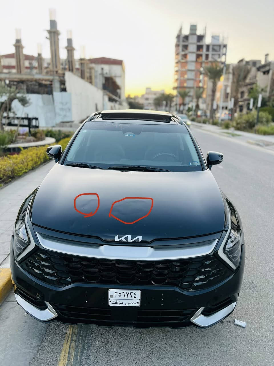 السلام عليكم ورحمة الله وبركاته
بدون لوحات - (فحص مؤقت)
للبيع كيا سبورتج موديل 2023 وارد أمريكا بدي طويل
ممشى 47 ألف ميل (ممشى  داخل أمريكا فقط)
محرك حجم 2500 Cc
📌 اللون: أسود ملكي
📌 بدون صبغ – بدون تبديل – بدون شواصي
📌 الملاحظة الوحيدة: دعامية أمامية وبارد بالبنيد فقط 

الفئة: SX فل كامل

المواصفات:
✔️ فتحة سقف بانوراما
✔️ شاشة جبيرة متصلة (دبل سكرين)
✔️ تشغيل بصمة وتشغيل عن بعد
✔️ مقاعد جلد
✔️ كشنات كهرباء مع خزن (ميموري)
✔️ صندوق كهرباء (جكات)
✔️ سستم صوت أصلي Harman Kardon 🎶
✔️ حساسات خلفية
✔️ رادار أمامي
✔️ نظام النقاط العمياء
✔️ مثبت السرعة: رادار ذكي (Smart Cruise Control) يحافظ على المسافة بينك وبين السيارة اللي أمامك.
✔️ نظام التوقف التلقائي: التحذير من الاصطدام الأمامي مع مكابح الطوارئ.
✔️ Auto Stop / Start
‏✔️ Auto Hold

السيارة نظيفة جداً وحالة ممتازة، ✨
💵 السعر ١٨٨ ورقه 💵
رقم الشاصي للشفافية:
‏5XYK43AF7PG028450
السيارة بدون لوحات - بعدها فحص مؤقت
للتواصل ***********
