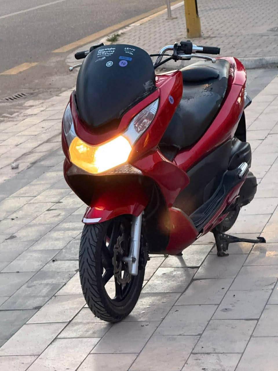 للبيع دراجه pcx ياباني الاصلي نوزل  خطين ستان كهربائي حساس ازدحام دراجه جديده  حساس شلعه معدل خير من الله دراجه تتعب تكول جديده بشرط علفحص دراجه برغي إذا مفتوح ترجع مال جناي  مكان بغداد الكرخ السعر مليون و٣٥٠  وبيهه مجال والاستفسار *********** بغداد, العراق
