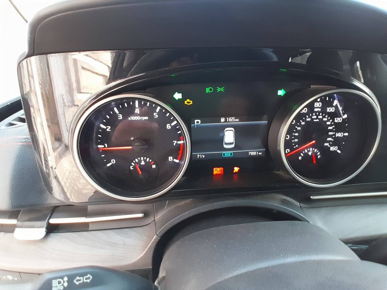 السلام عليكم
كيا كرنفال مديل 2024 امريكي 
ماشيه 7000 
المحرك: 3500
الضرر :  بنيد و دعاميه فقط

المواصفات

1- حساس امامي وخلفي
2- شاشة + كامرة
3- رادار 
4- ابواب كهربائي + صندوق كهربائي
5- كشنات جلد + تدفأة تبريد
6- تحديد المسار
7- تحكم عن بعد
8-  7 راكب
9-  3 قطع تبريد
كامرة داخلية
وبعد اكو مواصفات بيها
رقم الهاتف : ***********
