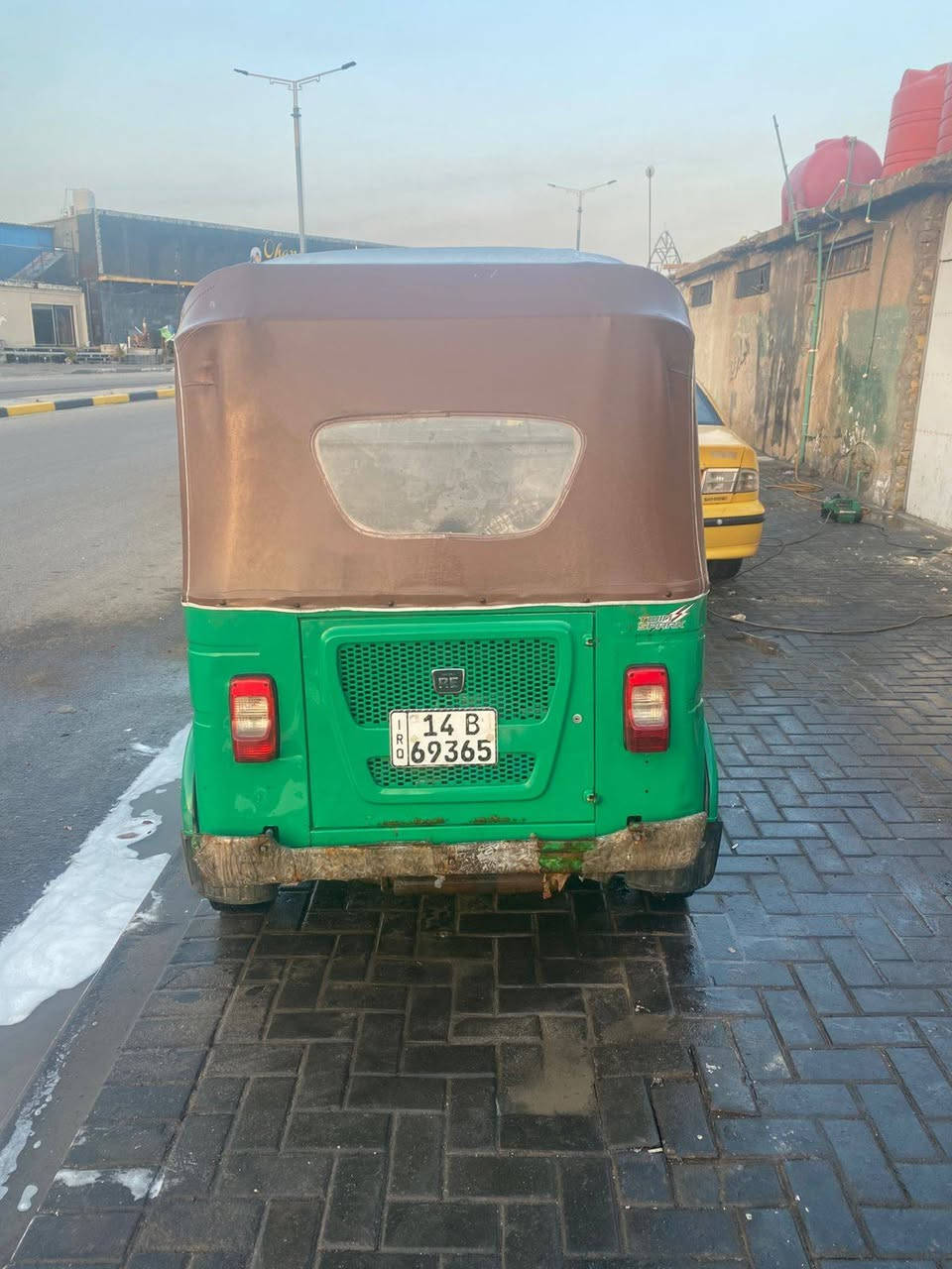 تكتك ٢٢ شهر ١١رقم سنويه كامله تكتك كفاله بس ضربه بصفحه اربع اصابع بعدهي ما مرجعه مكينه كفاله بس زنجيل وكلجات مكاني بصره كرمت علي ابصخير سعر ٧٧٠٠بيها مجال قليل  ***********
