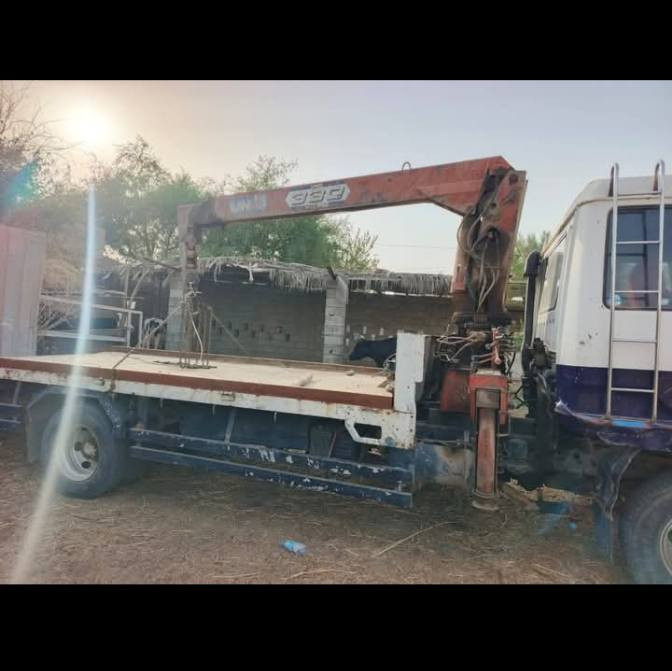 سلام عليكم للبيع لوري كرين فوسا محرك كير وكسل كلها شرط كهربائيات كلها شغاله تايرات  كلها جديد جاهز الشغل ماطور سحب سيارات ونج رفع بيار السعر 125وبيه مجال اخوان مكلف بل نشر ***********
