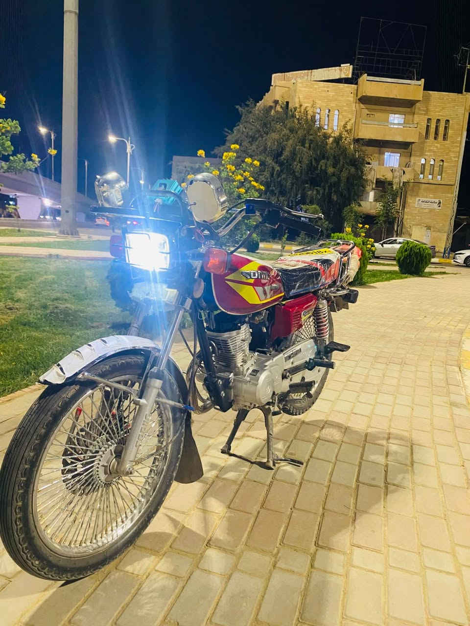 @إشارة السلام عليكم  دراجه للبيع بسبب الوعود الكاذبه 

تايكر موديل 2024🚀

- النضافه فول✅ 

- محرك شرط بلادي ما مفتزح✅
 
- كهربائيات شغاله فول✅

-تايرات 2 جدد🔥

- ملاحضه شادله صالنصه رياضي فول طرب🔥

(السعر 500 وبي مجال بسيط) 

(رجأ الي مو شراي لا يتعبني وحياكم الله) 

(***********)
