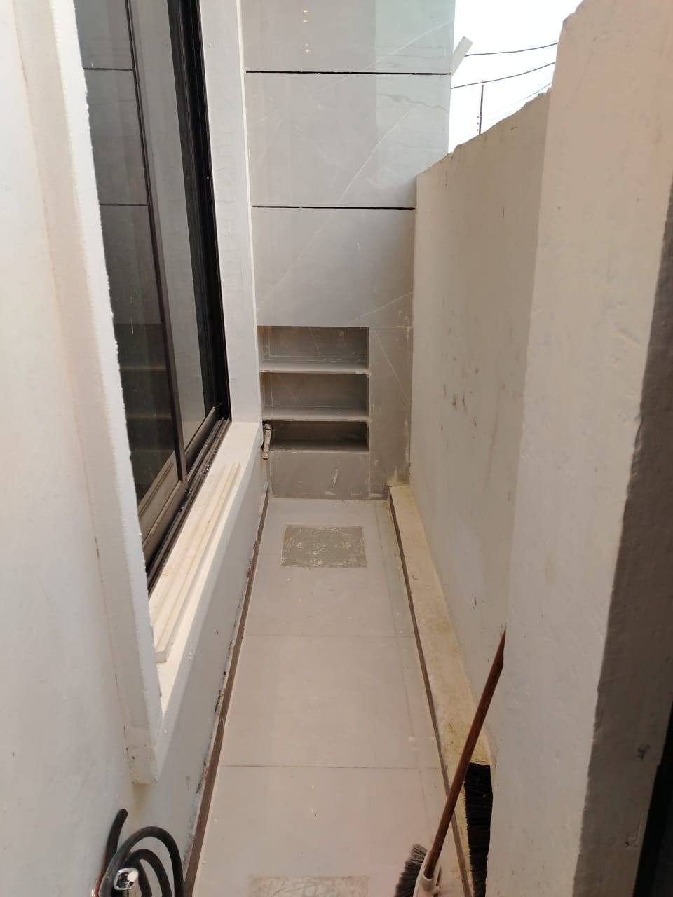 #لدينا_دار_للبيع مساحه 50 متر طابو زراعي سند 25 قرار محكمه البيت يحتوي على2 غرف نوم وصاله وستقبال ومطبخ  العنوان بغداد الدورة مدخل البوعيثه مجمع السلطان الاول 
هاتف ***********
***********
