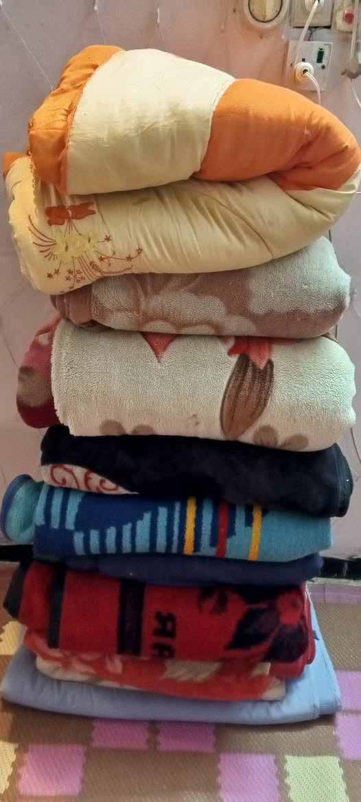 مرحبا للبيع/بطانيات مستخدمات العدد 7ولحافات بولستر العدد3
البطانيات بيهن 2شرار نظيفات
ادفع سعر اذا شراي مكانهم الايمن


**إذا كنت صاحب هذا الإعلان وتريد حذفه لأي سبب، رجاءا أرسل رسالة إلى الدعم الفني**