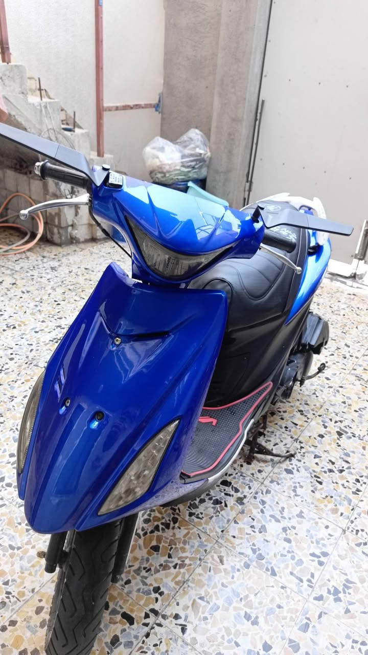 للبيع دراجه نضافه كدامك  دراجه خير من الله موجود واتساب و اتصال ***********
