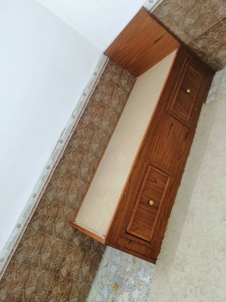 جرباية للبيع خشب صاج بيه مجرات ٢ كبار امسويته ١٥٠ وريده ٧٥ خشبه قوي جدآ تتحمل وزن ثقيل مع فراش سفنج ضغط عالي ٢٥ وبيه مجال


**إذا كنت صاحب هذا الإعلان وتريد حذفه لأي سبب، رجاءا أرسل رسالة إلى الدعم الفني**