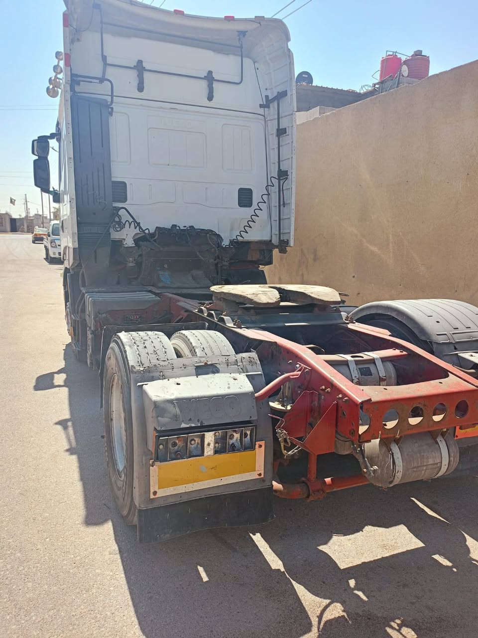 السلام عليكم افيكو صهريج 
للبيع طوناج وجي بي اس وتصريح أمني 
موجوده بلبصره تخم تاير داخل الشغل 
***********
