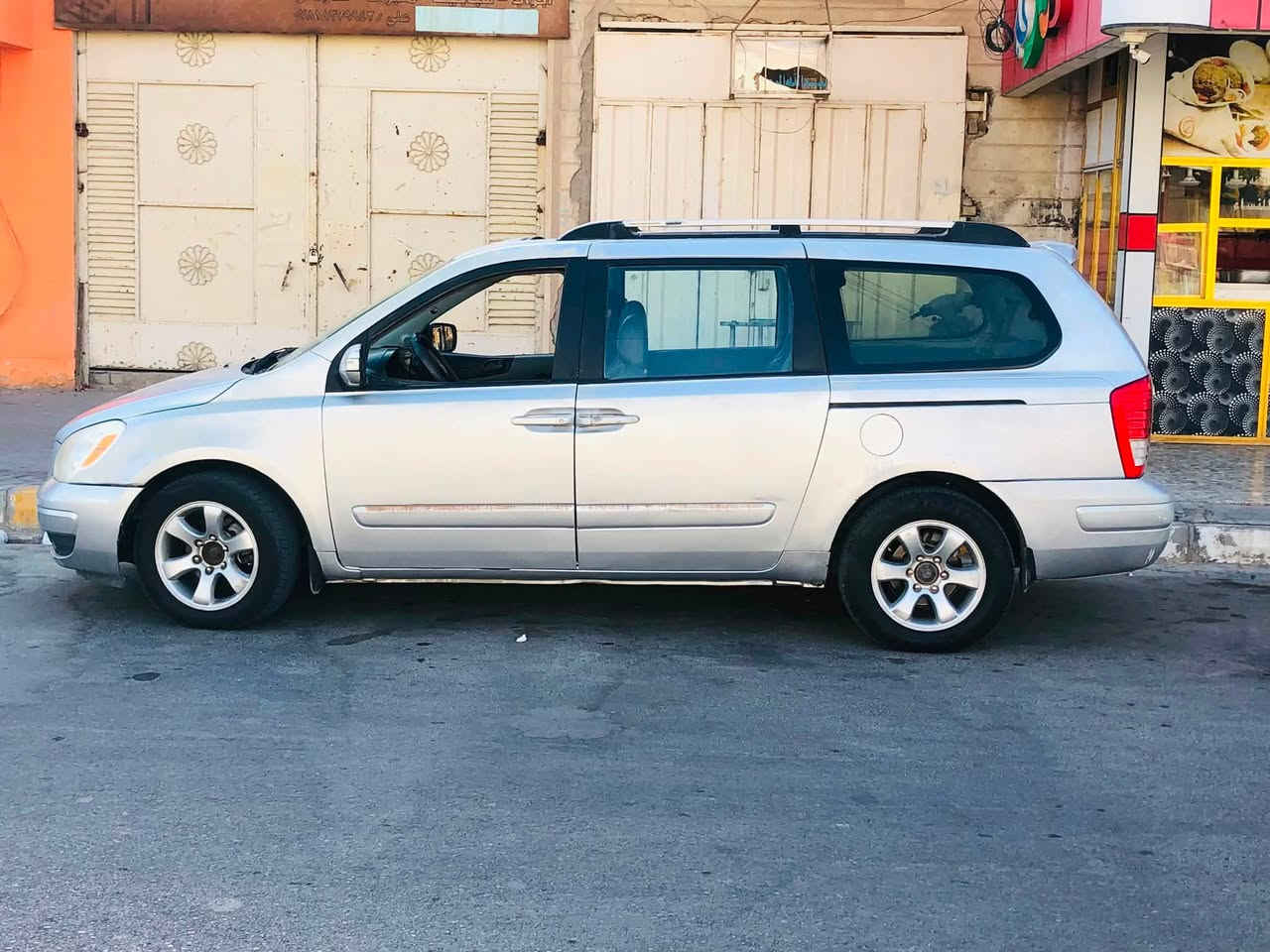 هونداي انتروج 2007
كامل مواصفات ١/١  بيبان كشنات كهربائي
( محرك 3300) تبريد ٣ قطع تايرات جديدحداديه جاهزه امامي وخلفي
 سنويه ٢٠٢٧ (السعر 132) وبيهامجال للشراي  تراي من زاخو للفاو
  باسمي  مداور ثاني يوم
وارد أمريكي ضربته باب السايق والباب السلايت جهة السايق  باقي المعلومات الاتصال على الرقم «(***********)»
