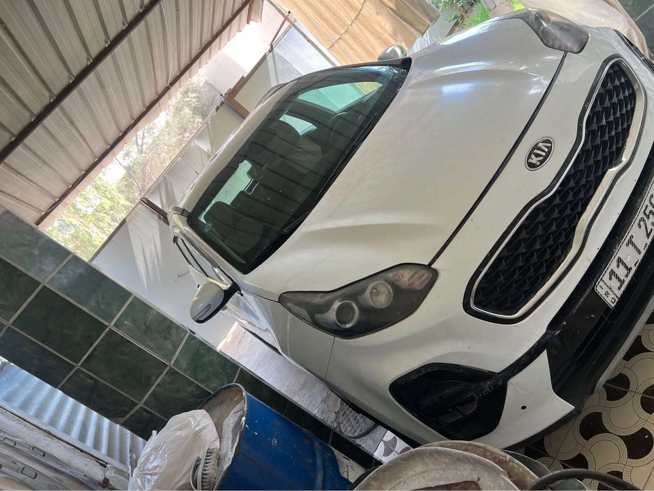 السلام عليكم 
للبيع كيا سبورتج موديل 2019 وارد خليجي محرك 2000 دوش رقم بغداد بسمي  السيارة مصبوغه عام اثر طخطخات وشخوط وكعت ع القماره السقيفه ونصبغت  بدون اي دواخل السيارة جاهزه من كل النواحي اي نقص مبيها 
السعر 128 وبي مجال للاستفسار ع
***********
مكان السياره بغداد المحموديه بغداد, العراق
