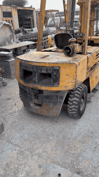 شوكية كوماتسو.  شغال. سعر.   23 ورقة.  *********** بغداد جسر ديالة
